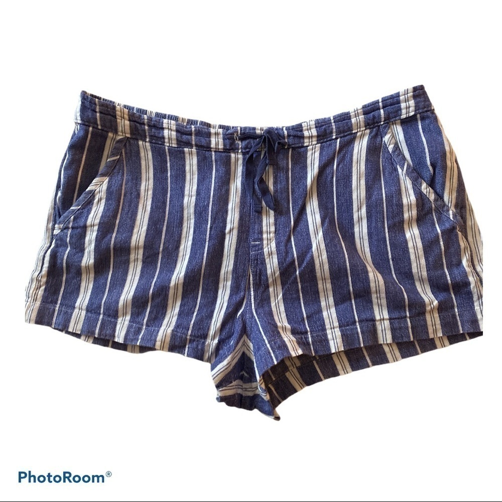 Lucky Brand  Blue white striped Shorts L
